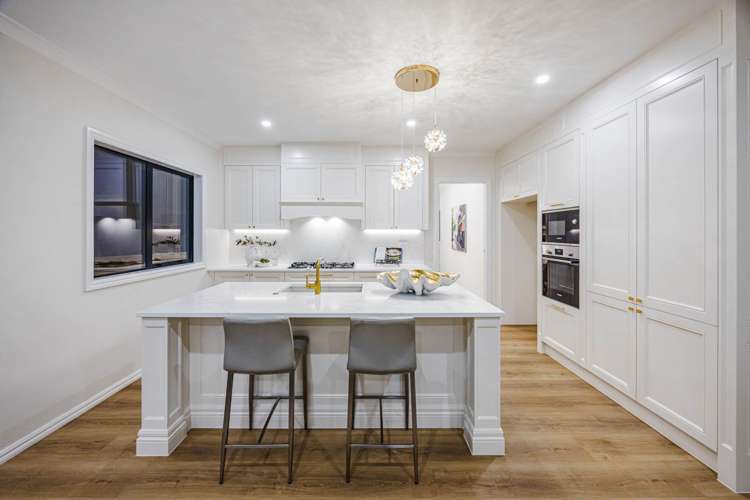 17 Ballyalton Crescent Flat Bush_9