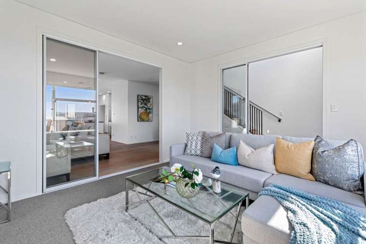 36 Fernhill Way Oteha_5