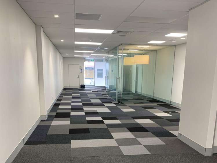 Shop 2, 41-45 Clyde Road Browns Bay_2