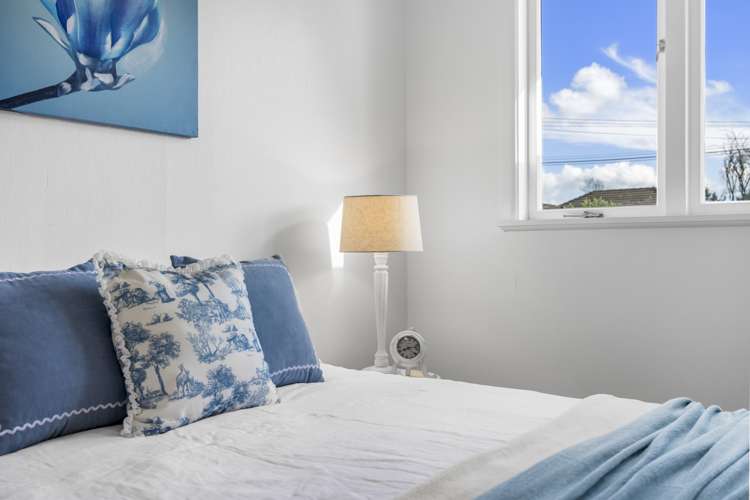 12 Richan Street Glenview_13