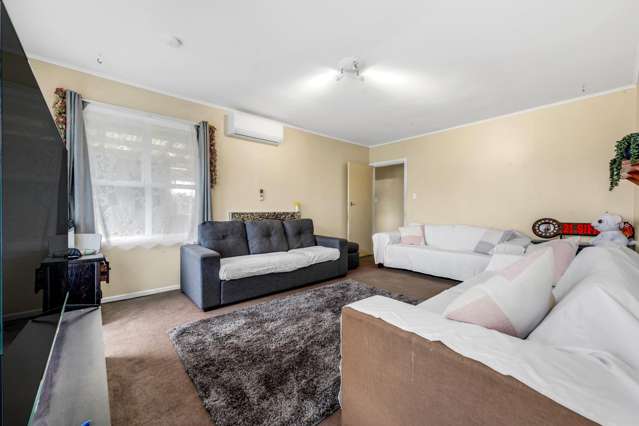 23 Tindall Crescent Otara_3