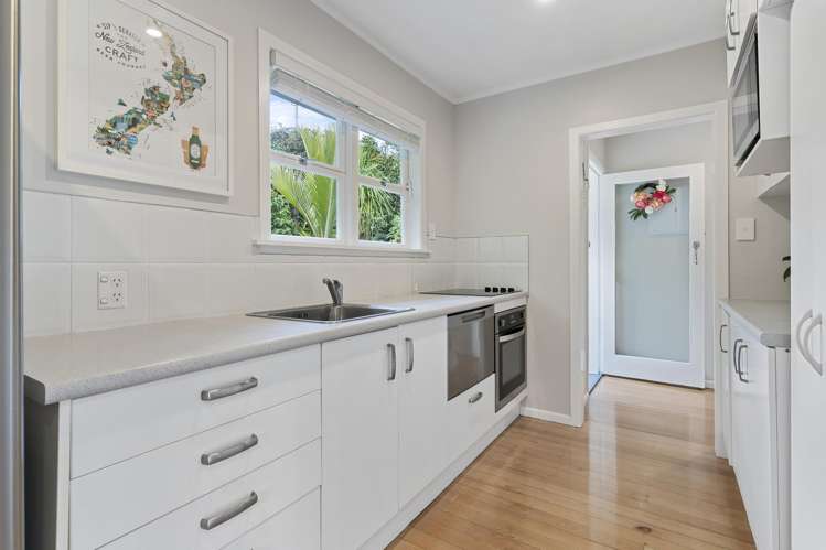 98 Beach Road Castor Bay_13
