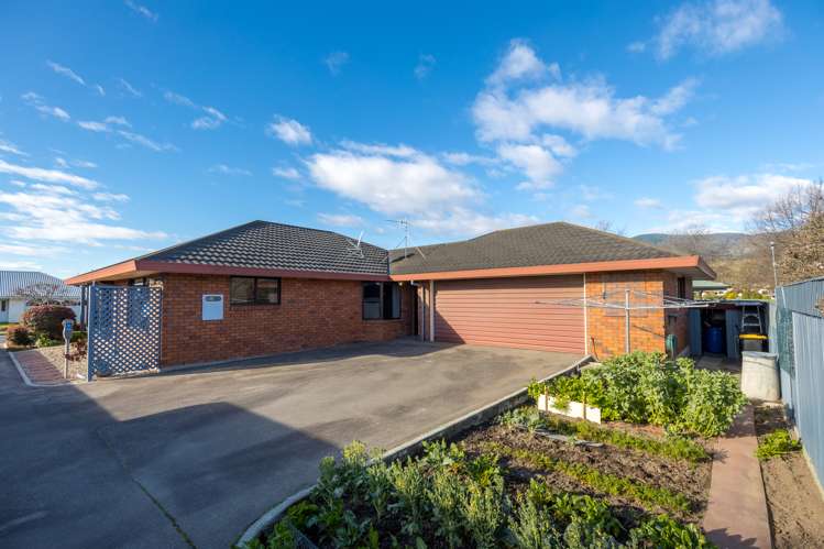 3 Stead Crescent Stoke_12