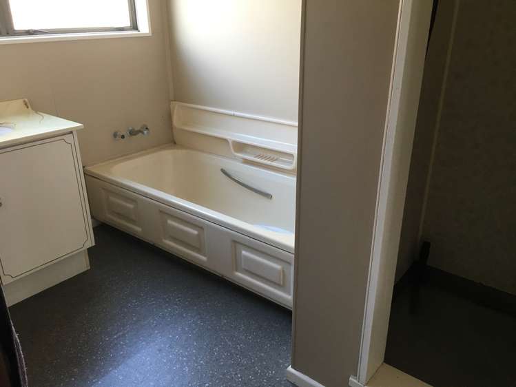 9 Waikawa Road Owaka_14