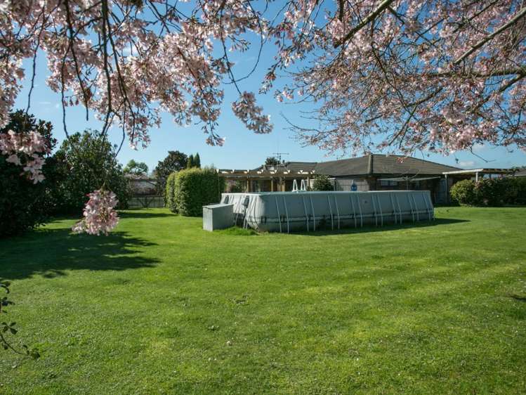 6 De La Mare Drive Leamington_22