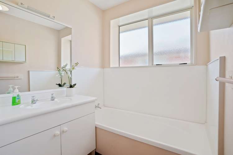 2/35 Avonhead Road Avonhead_14