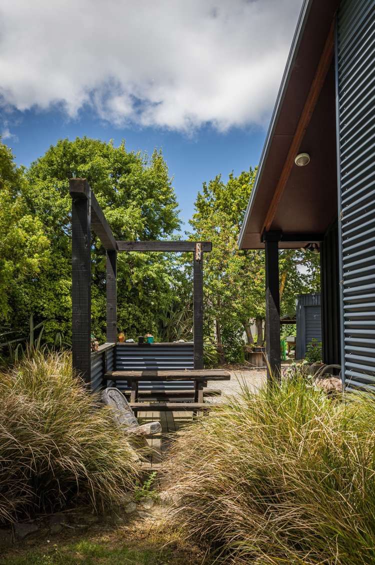 5693 West Coast Road Springfield_12