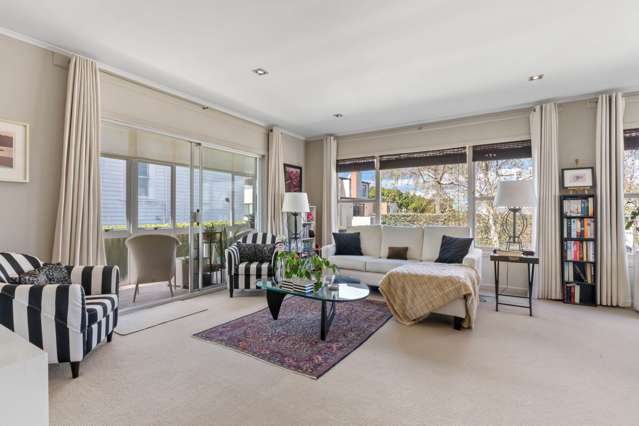 Light-Filled Living in the Heart of Remuera