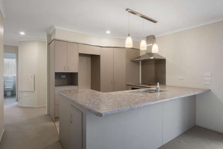 36 Longmynd Drive_4