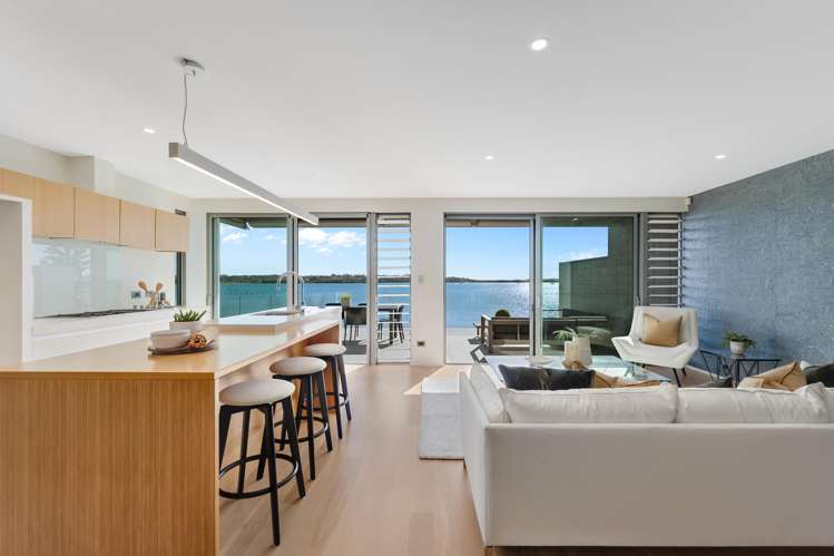 2/42 Bramley Drive Farm Cove_7