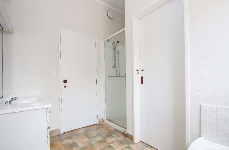 50 Shakespeare Street 11373_16