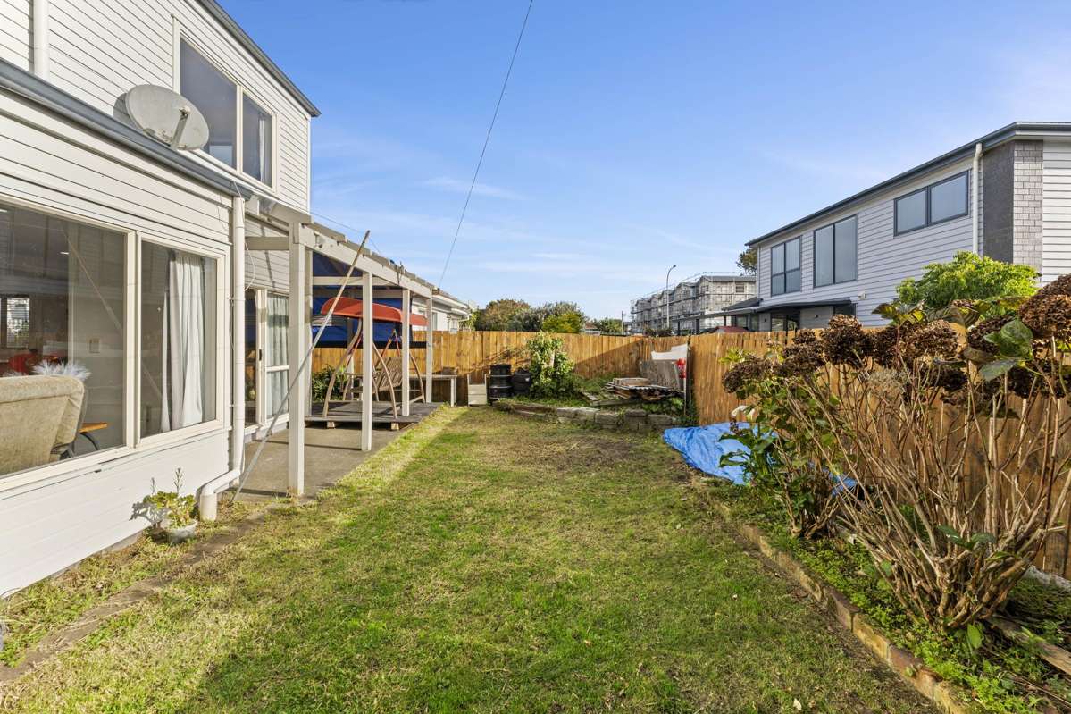 2/11 Marr Road_5