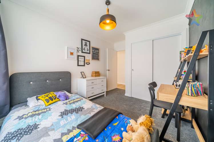 14 Young Grove Stokes Valley_12