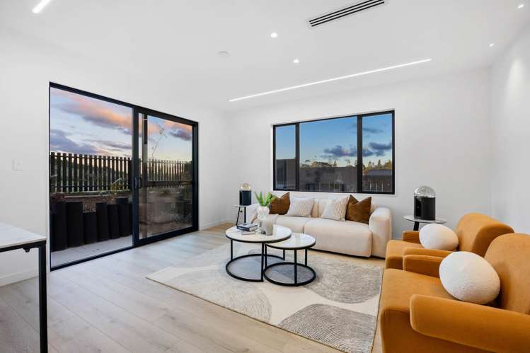 11 Awanui Road Red Beach_14