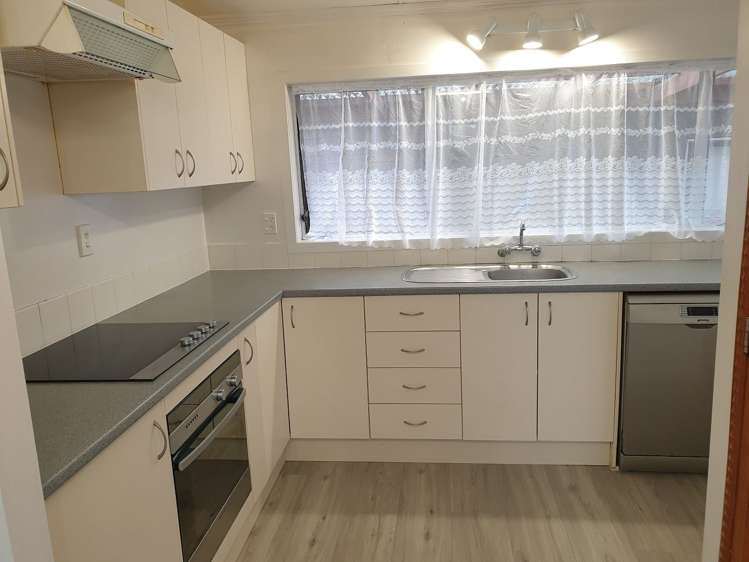 12A Pipitea Place Massey_8