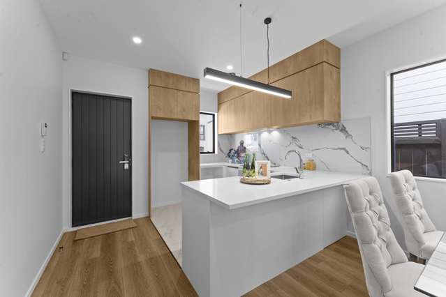 11 Greenbrier Street Westgate_4