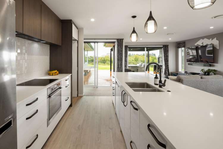 15 Hyatt Close Leamington_9