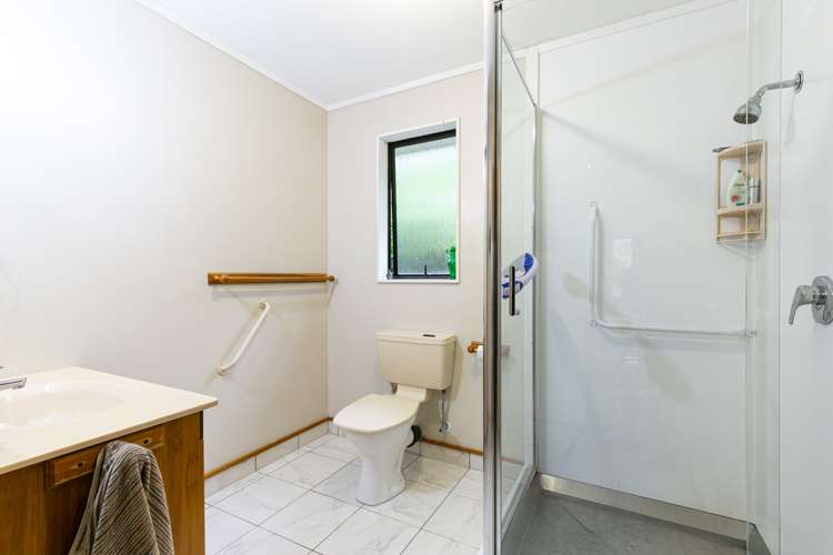 23b Thatcher Crescent Crofton Downs_11