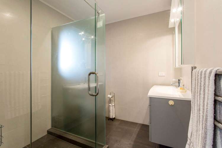 2/32 Capilano Place Glenfield_16