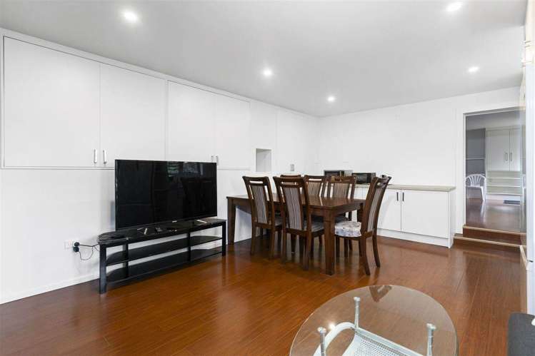 77A Royal Road Massey_29