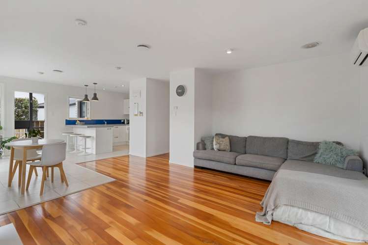 59 Taurus Cres Beach Haven_3