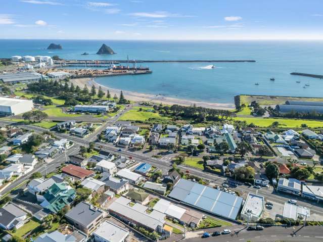 Modernised unit with seaviews