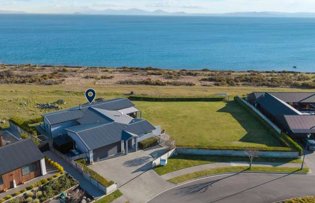 Unrivalled lakefront elegance