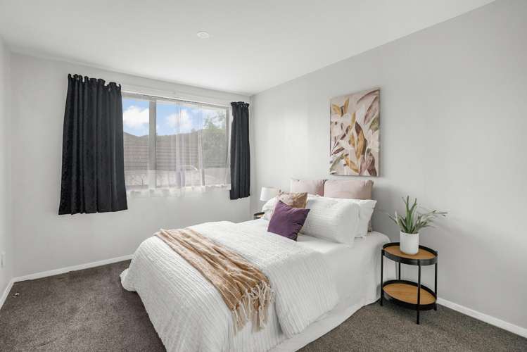 6 Boyd Grove Naenae_14