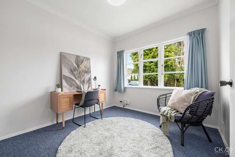 32 Hall Crescent Epuni_13