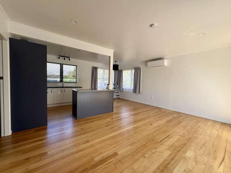 98 Grandvue Road 11056_1