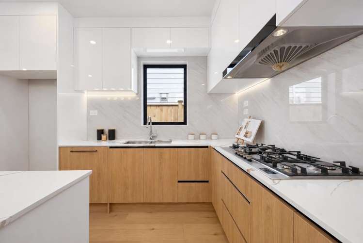 25 Obelus Road_3