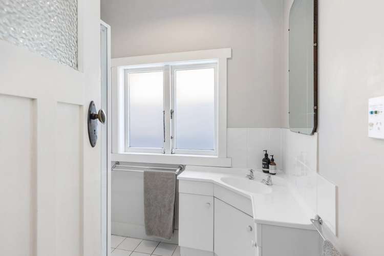 13 Volcanic Street Mount Eden_17