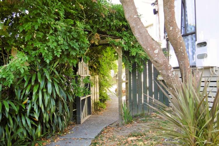 2/78 Parrs Cross Road Henderson_11