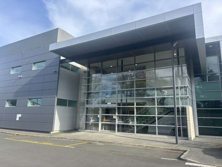 8 Business Parade South_0