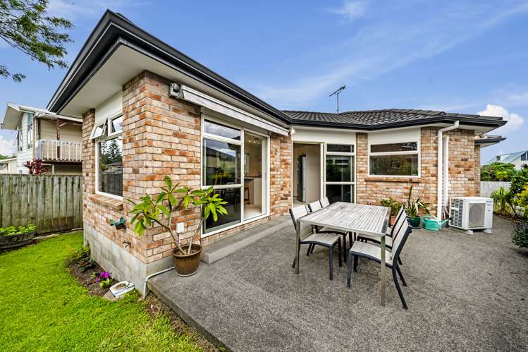 5b Doment Crescent Orewa_13