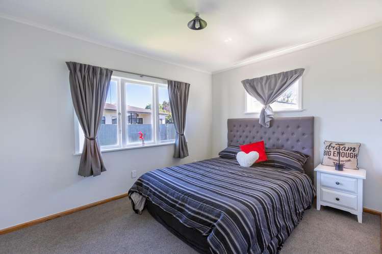 5b Harold Holt Avenue Onekawa_6