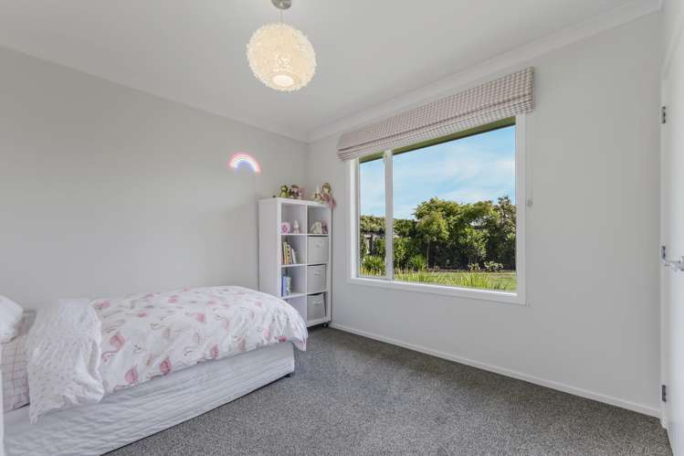 8 Boysenberry Grove Richmond_15