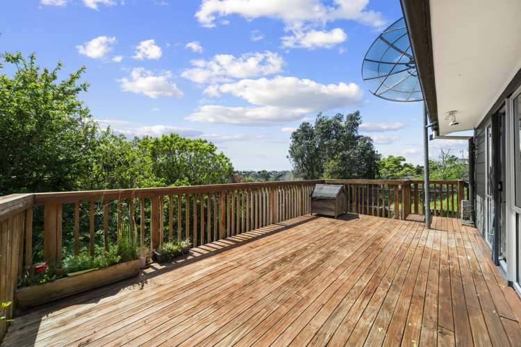 6 Theban Place Totara Vale_16