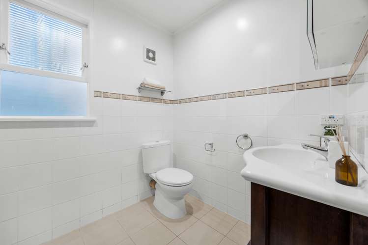 190 Golf Road Titirangi_17