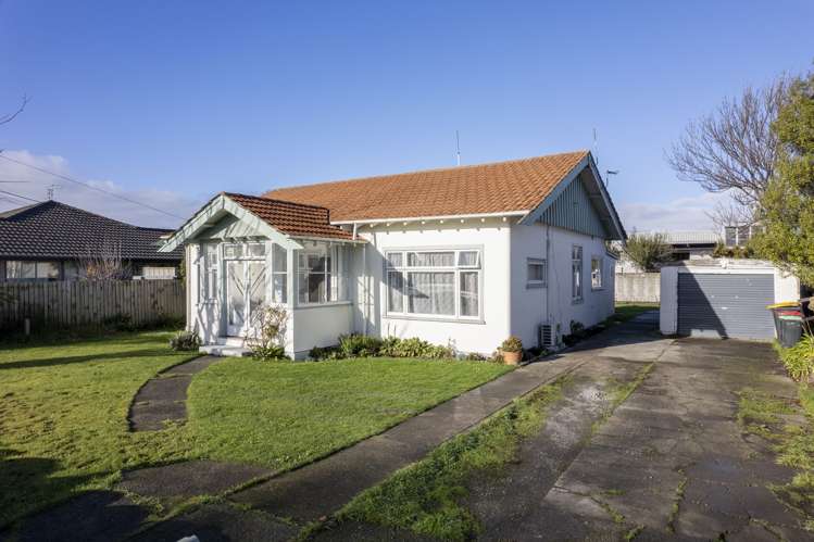 8 North Avon Road_0