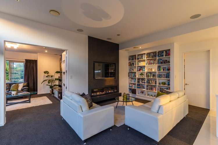 26 Waitikiri Square Parklands_13