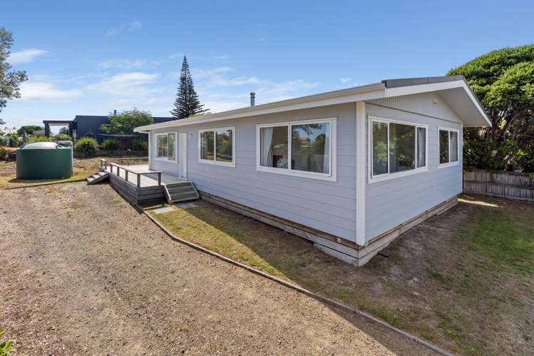 16 Karaka Street Otaki Beach_8