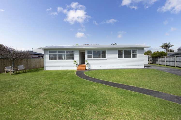 8 Brennan Avenue Te Atatu Peninsula_15