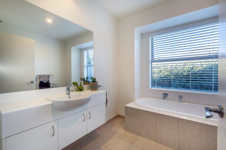 270 Southfield Drive Lincoln_17