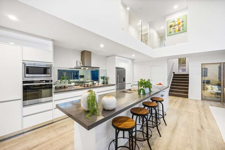 8 Tuatini Place Long Bay_10