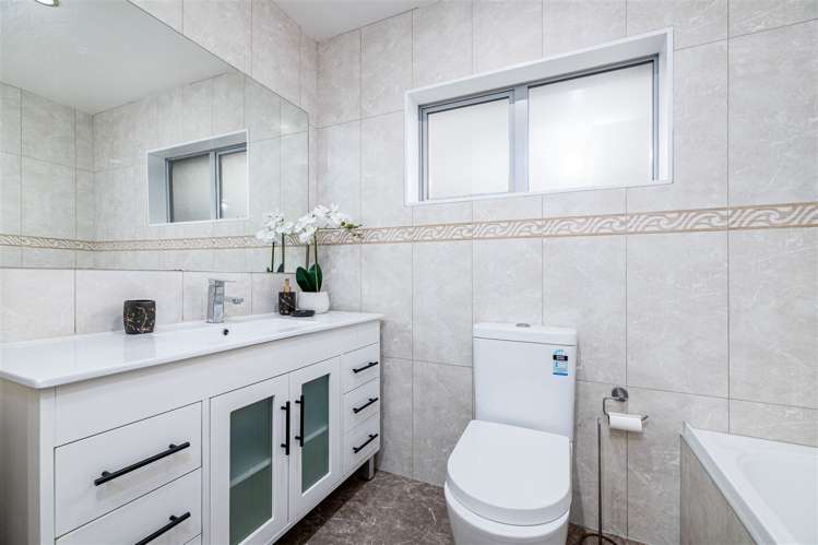 17 Midhurst Avenue Henderson_21