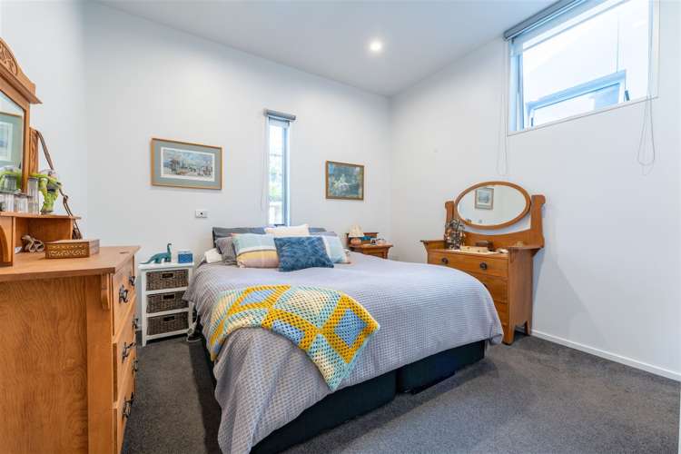 1/113 Orbell Street Glenwood_7