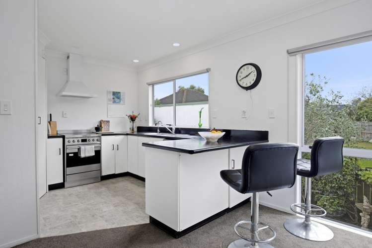 6 Allen Road Raumati Beach_1