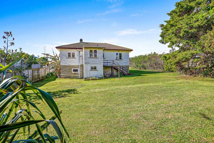 6 River Road Red Beach_2