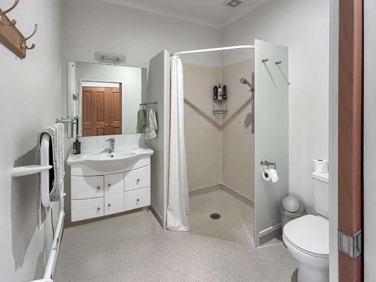 2/22 Wainui Road 11335_6